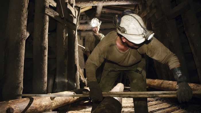 Le azioni minerarie australiane salgono dopo che la Russia minaccia di limitare le esportazioni