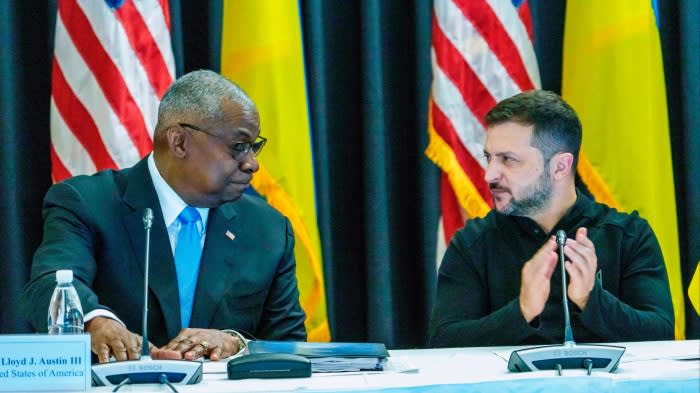 Zelenskyy spinge gli USA a consentire l'uso di armi a lungo raggio in Russia