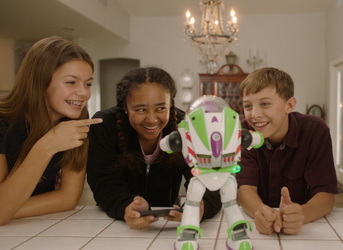 Il nuovo giocattolo robot Buzz Lightyear della Disney è la cosa più carina di sempre