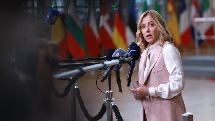 L'incontro della Meloni sulla migrazione dà il tono al litigioso vertice dei leader europei