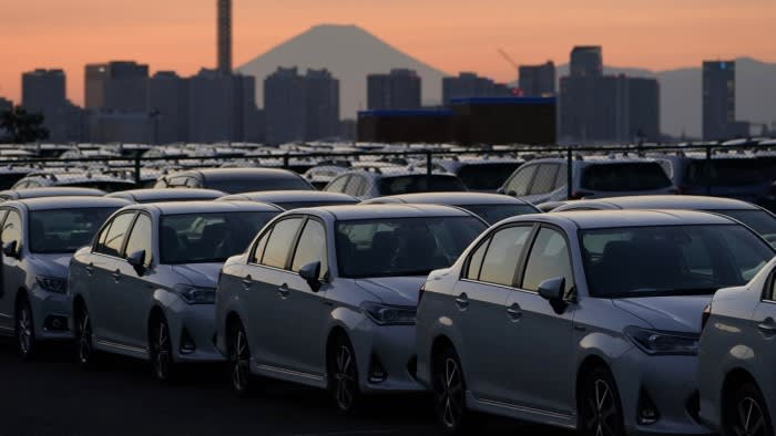 Le esportazioni giapponesi diminuiscono per la prima volta in 10 mesi