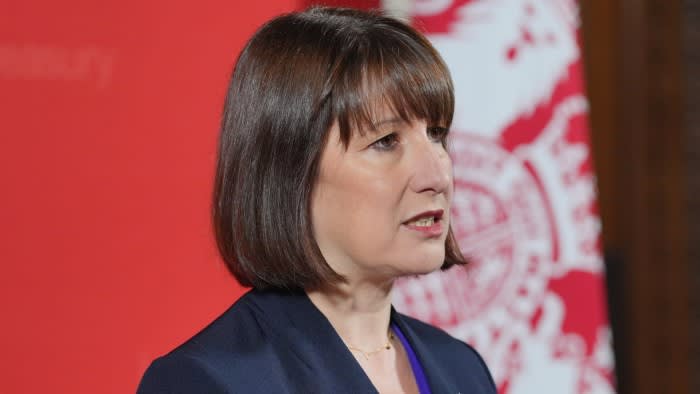 Rachel Reeves valuta l'aumento delle tasse sulle plusvalenze per contribuire a colmare il gap di bilancio del Regno Unito