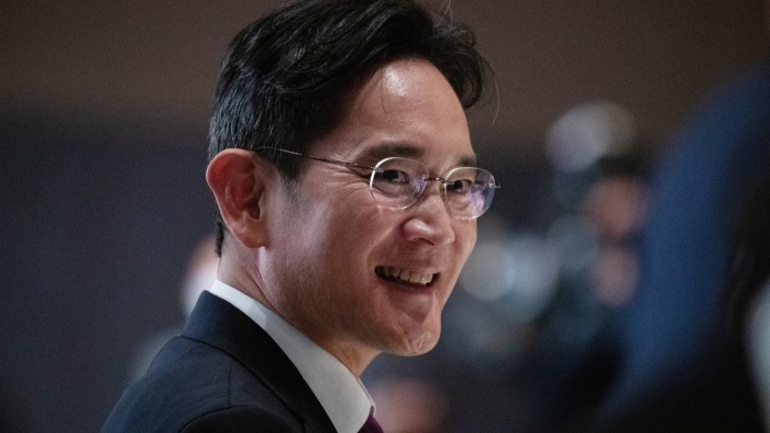 Il principe erede di Samsung, Lee Jae-yong, è alle prese con una crisi aziendale