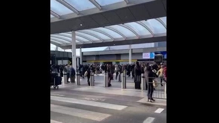 Evacuato il terminal sud dell'aeroporto di Gatwick dopo il ritrovamento di un sospetto oggetto vietato