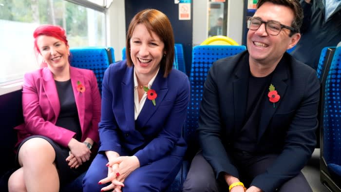 Il governo esplora il collegamento ferroviario Birmingham-Manchester finanziato privatamente