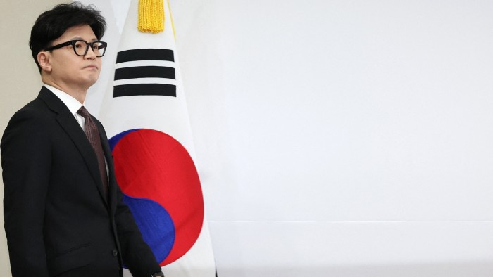Il leader del partito al governo della Corea del Sud si dimette dopo il voto sull'impeachment