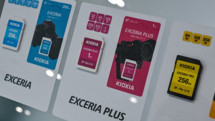 Il produttore di chip Kioxia debutta alla fine del lungo percorso di Bain verso l'IPO