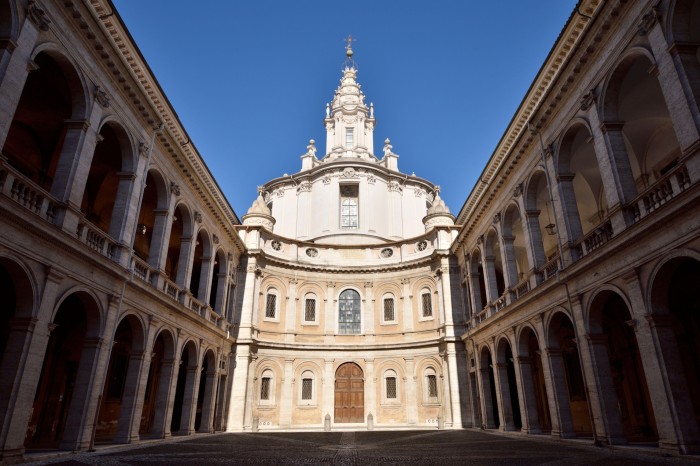 La chiesa di Sant'ivo Alla Sapienza, con la sua guglia tortuosa