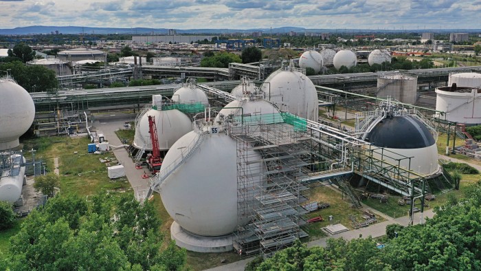 Le perdite di lavoro manifatturiero tedesche approfondiscono il declino industriale