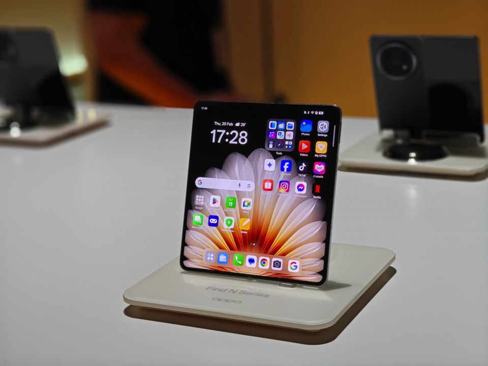 Oppo Find N5: il telefono pieghevole più sottile del mondo fa il suo debutto
