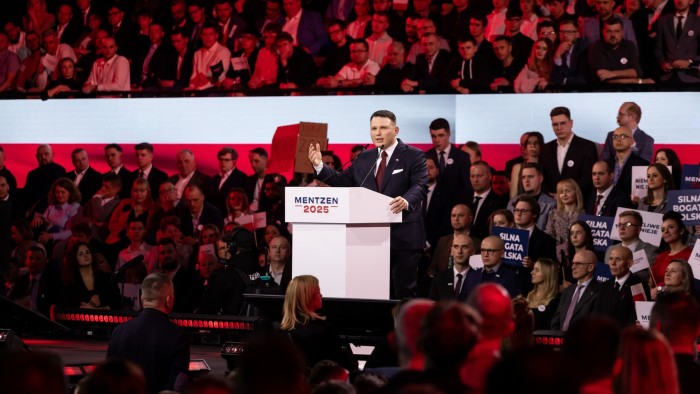 Polacco all'estrema destra inizia a cavalcare Donald Trump Wave