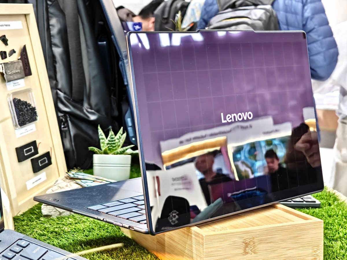 Annunci MWC 2025 di Lenovo: computer alimentati con sola e laptop pieghevole!
