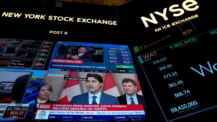 Le azioni statunitensi finiscono al di sotto del livello del giorno delle elezioni man mano che le tariffe del Canada, il Messico hanno effetto