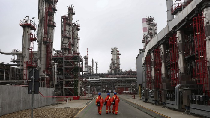 NIS deep oil processing and refining complex