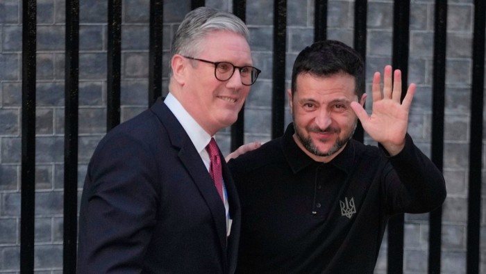 Starmer accoglie Zelenskyy a Downing Street dopo la lividi di Trump Clash