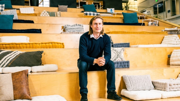 Plaid fintech completa un nuovo round di finanziamento ma trova la valutazione tagliata a metà