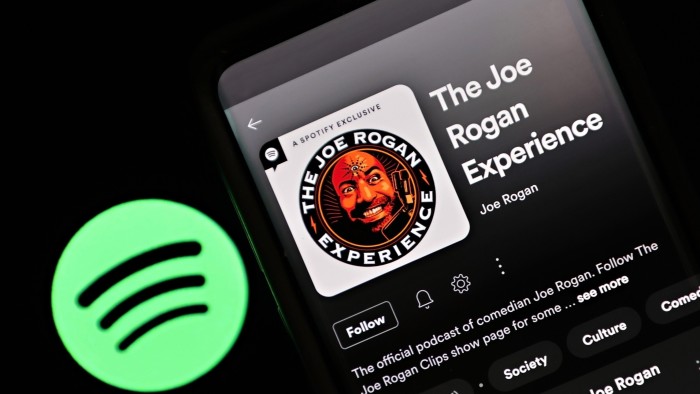 Profitto dai podcast? Un'industria del rilancio è tutte orecchie