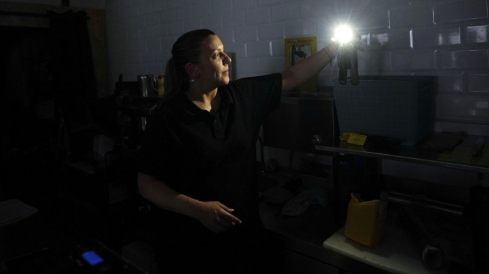 Spagna gare per ripristinare la potenza dopo un enorme blackout