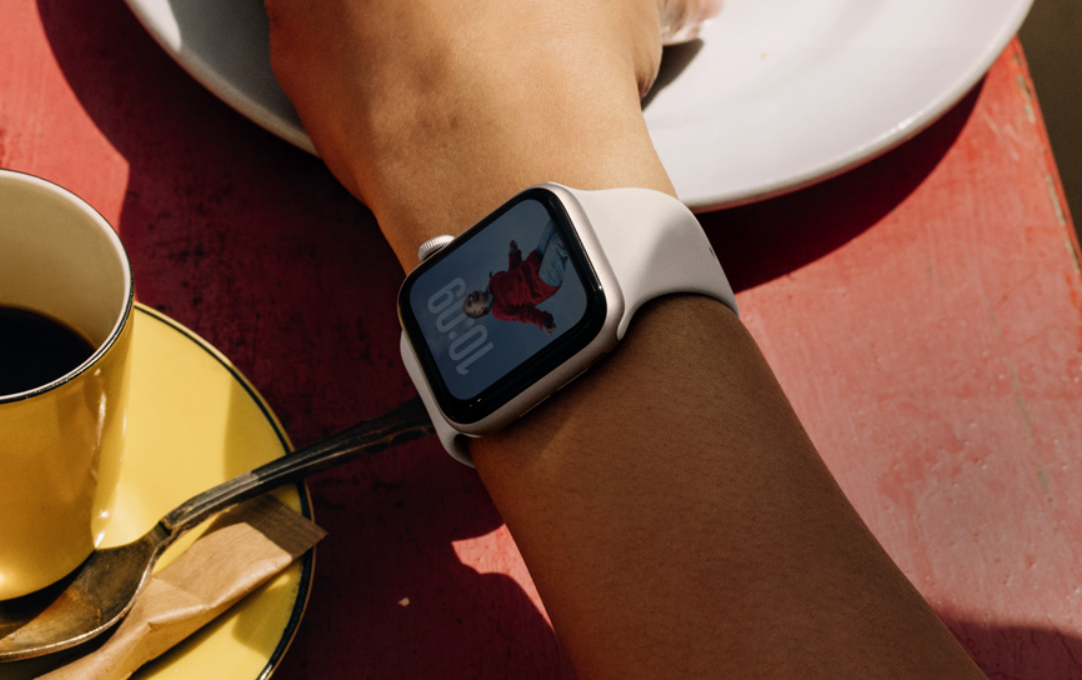Vuoi un Apple Watch economico? Incontra il nuovo SE 3