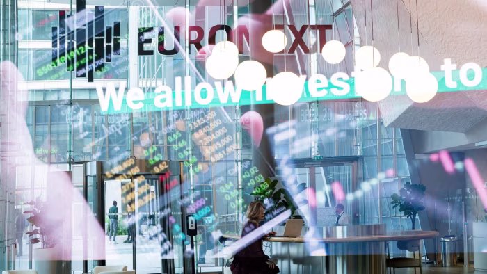 Mega sta battendo Maga in azioni