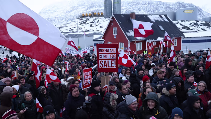 Trump colpirà l’Europa con dazi del 10% finché non verrà raggiunto l’accordo con la Groenlandia