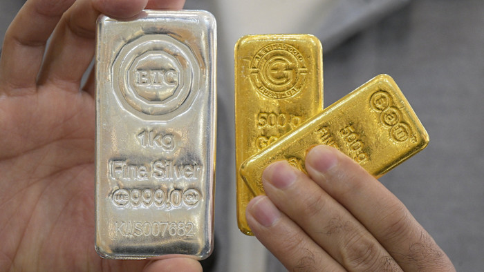 I prezzi dell’oro e dell’argento crollano mentre il rally va in retromarcia