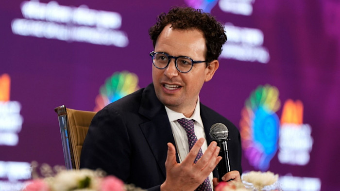 Anthropic accusa i laboratori cinesi di intelligenza artificiale di "attacchi di distillazione" ai suoi modelli