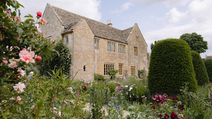 "Bisogna lavorare sul romanticismo"