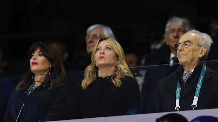 Giorgia Meloni si scaglia contro i "nemici dell'Italia" dopo il sabotaggio ferroviario e le proteste olimpiche