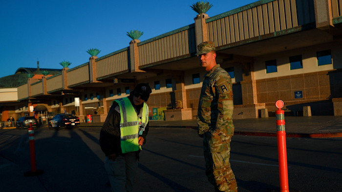 Gli Stati Uniti hanno chiuso lo spazio aereo sopra El Paso a causa del laser militare, dice la fonte