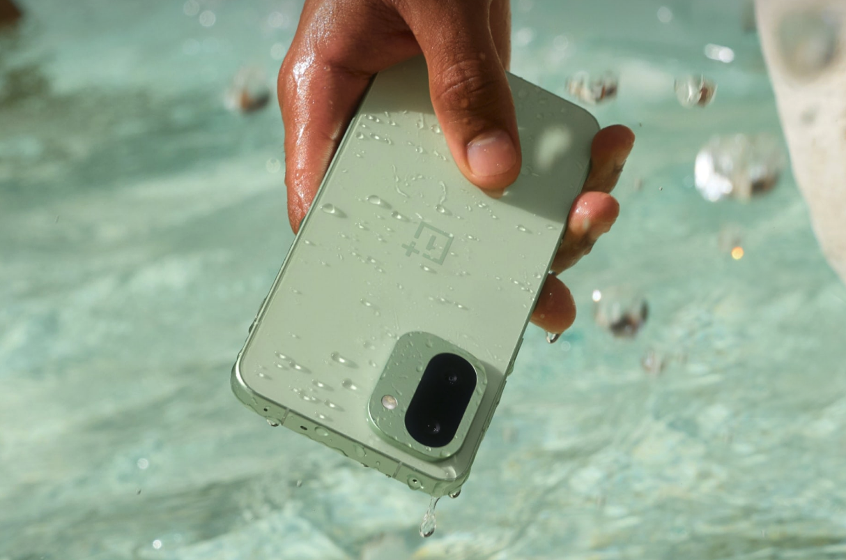 Trapelano le specifiche di OnePlus 16 con display a 240 Hz e doppia fotocamera da 200 MP