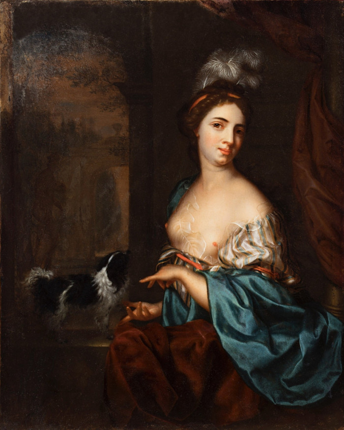Dipinto ad olio di una donna con un copricapo di piume e un vestito parzialmente aperto seduta all'interno, che fa gesti verso un piccolo cagnolino bianco e nero.