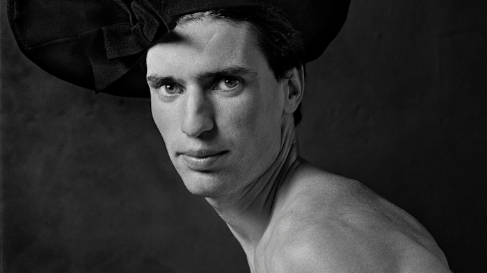 In un’epoca di scorrimento infinito, le fotografie possono attirare nuovamente i collezionisti?