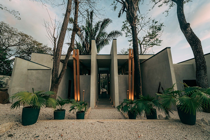 L'ingresso a Esh, Nosara