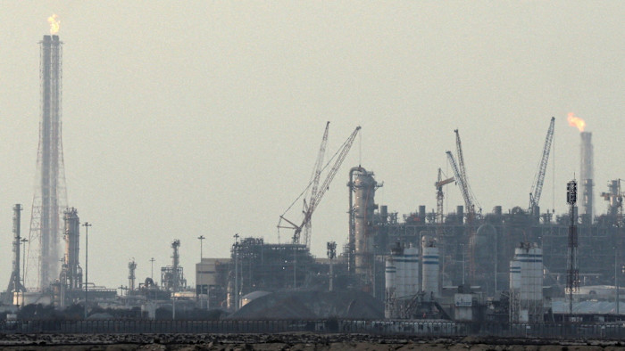 Azioni e obbligazioni crollano mentre l’allargamento della guerra in Medio Oriente scuote i mercati