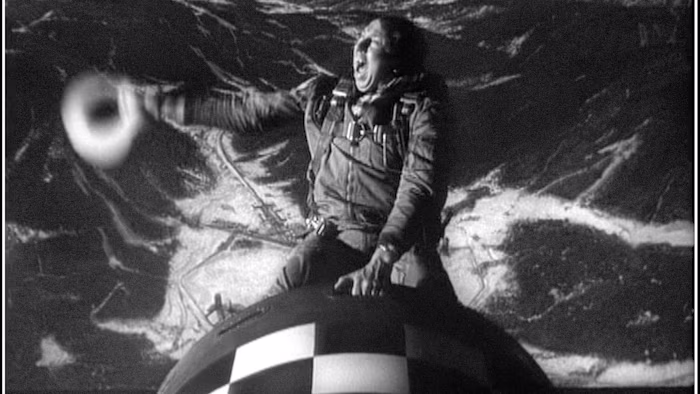 Come il mondo ha imparato ad amare la bomba