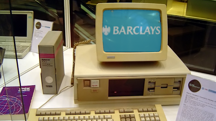 Interruzione dell’intelligenza artificiale, deflazione salariale, abbondanza di ricerca