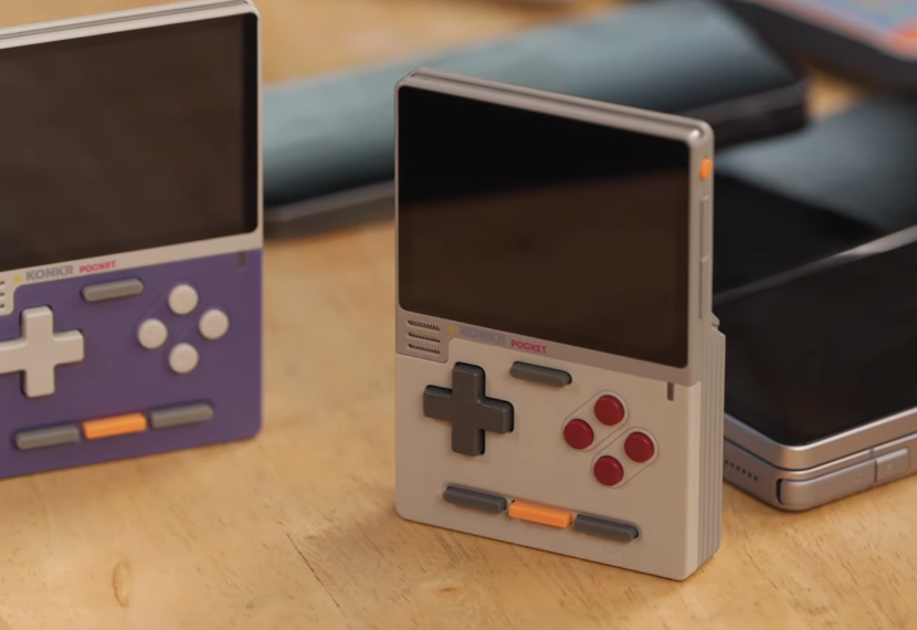 Il nuovo palmare KONKR di AYANEO è dotato di un design in stile Game Boy