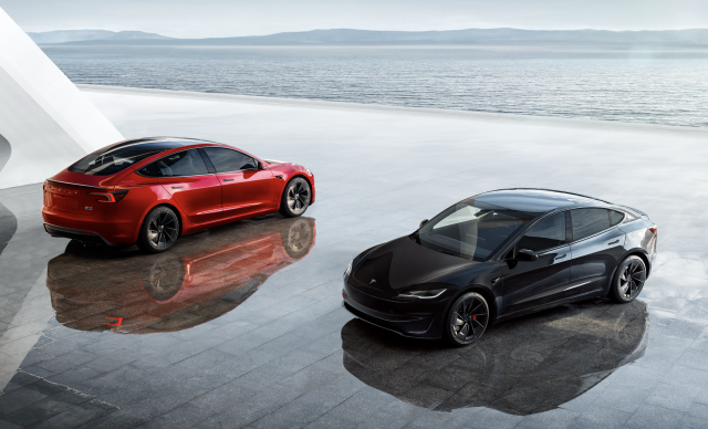 Le funzionalità di guida autonoma di Tesla si stanno diffondendo in tutta Europa più velocemente del previsto