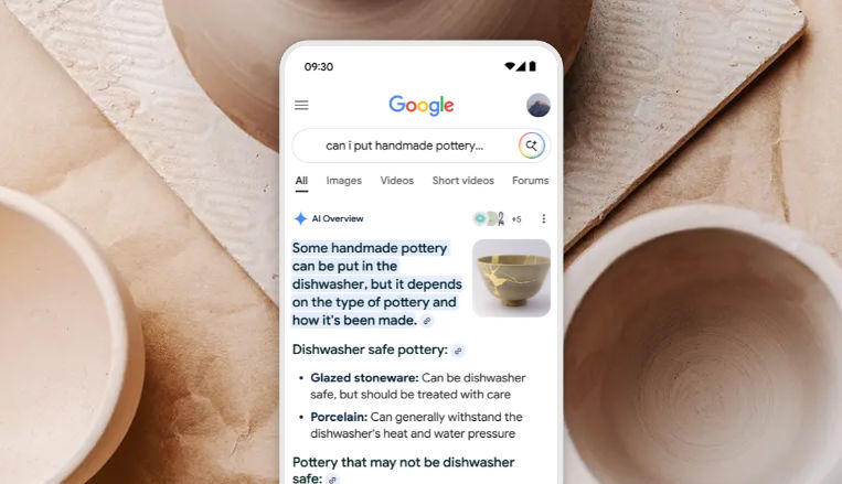 Le panoramiche sull'intelligenza artificiale di Google ora mostrano cosa pensano le persone reali, non solo ciò che dice l'intelligenza artificiale