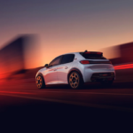 PEUGEOT anticipa la sua prossima E-208 GTi completamente elettrica