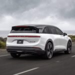 Il SUV familiare completamente elettrico di Lucid va da 0 a 60 in soli 3,1 secondi