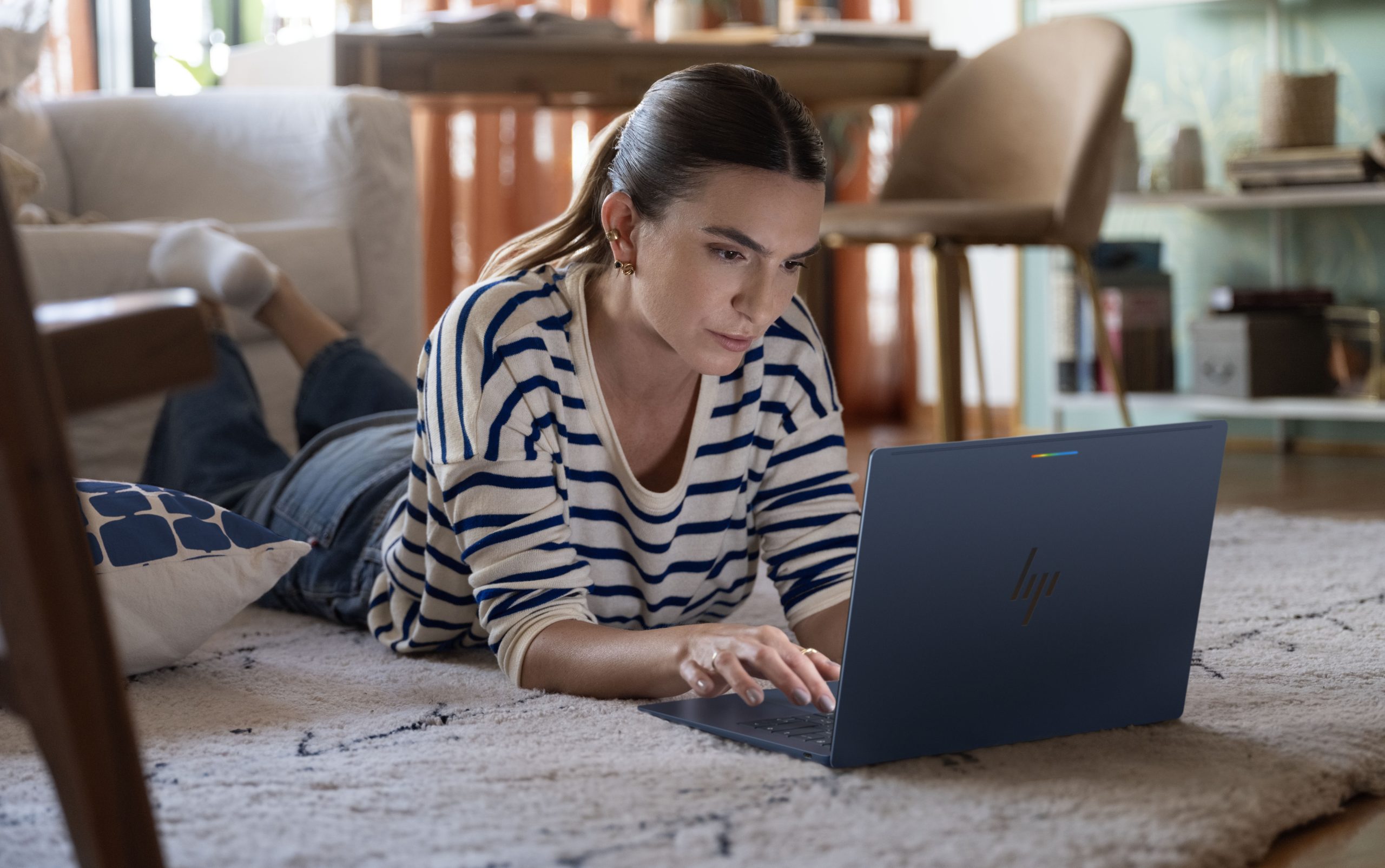 Il nuovo Googlebook 14 di HP è dotato di intelligenza artificiale, schermo touchscreen ad alta risoluzione e fino a 18 ore di durata della batteria