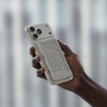 L'e-reader BOOX Picco è un dispositivo delle dimensioni di una carta da gioco progettato per la lettura