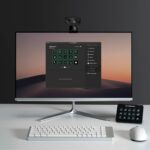 La webcam Insta360 Link 2 Pro trasforma la tua scrivania in un mini studio televisivo