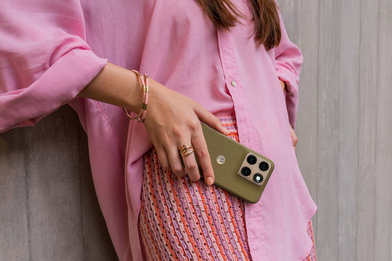 Motorola porta il suo assistente AI Qira su più telefoni