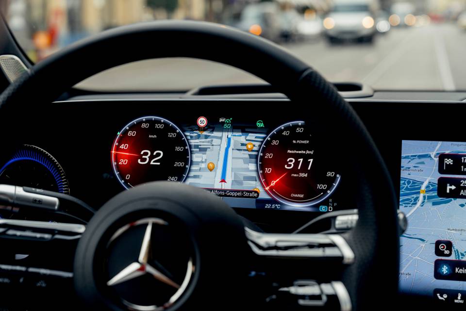 Mercedes-Benz presenta il suo sistema di guida punto-punto basato su NVIDIA
